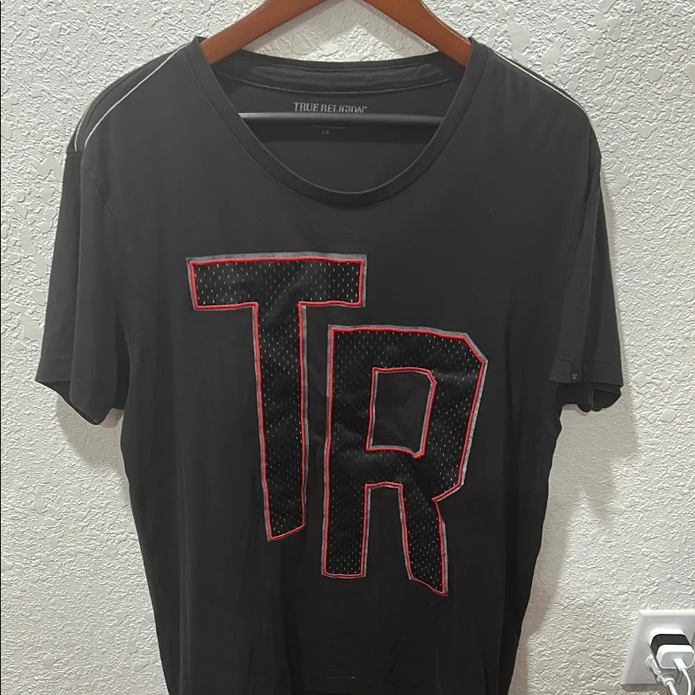 True Religion Black T-Shirt with Red Accents Men’s size L GUC..